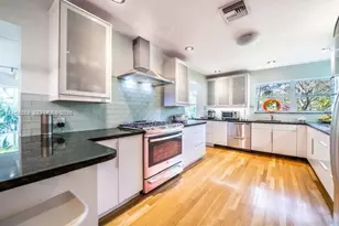 9118 NE 5th Ave, Miami Shores, FL 33138 - Photo 9