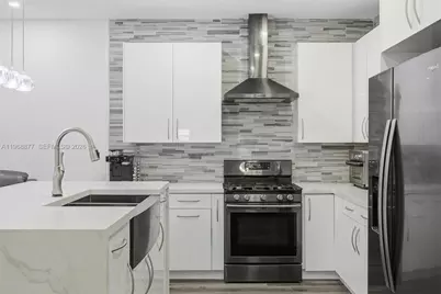 8725 NW 148th Ter, Miami Lakes, FL 33018 - Photo 17