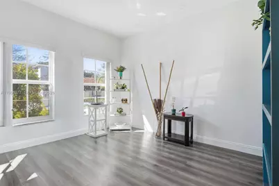 8725 NW 148th Ter, Miami Lakes, FL 33018 - Photo 15