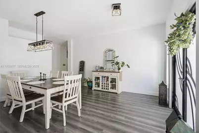 8725 NW 148th Ter, Miami Lakes, FL 33018 - Photo 11