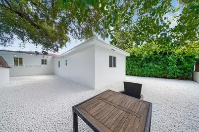 231 NW 44th St, Miami, FL 33127 - Photo 33