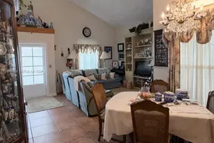 19804 NW 67th Ct, Hialeah, FL 33015 - Photo 5