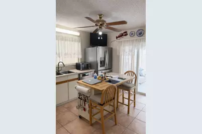 19804 NW 67th Ct, Hialeah, FL 33015 - Photo 13