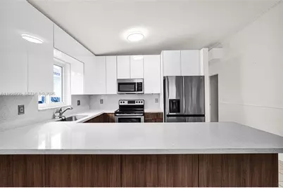 3289 W 70th St, Hialeah, FL 33018 - Photo 9