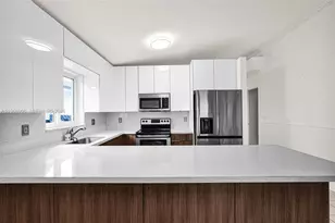 3289 W 70th St, Hialeah, FL 33018 - Photo 9