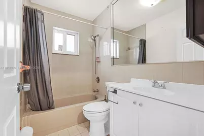 3289 W 70th St, Hialeah, FL 33018 - Photo 27