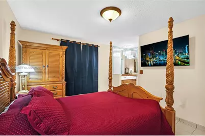 3289 W 70th St, Hialeah, FL 33018 - Photo 17