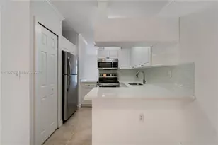 7733 SW 94th Ln, Miami, FL 33156 - Photo 11