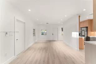 1880 NE 180th St, North Miami Beach, FL 33162 - Photo 25