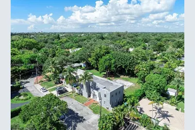 11402 NE 8th Ct, Biscayne Park, FL 33161 - Photo 11