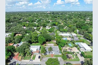 11402 NE 8th Ct, Biscayne Park, FL 33161 - Photo 9