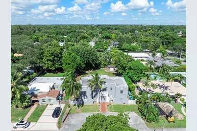 11402 NE 8th Ct, Biscayne Park, FL 33161 - Photo 13