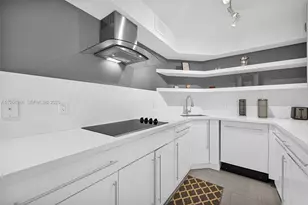 5225 Collins Ave, Miami Beach, FL 33140 - Photo 17