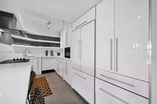 5225 Collins Ave, Miami Beach, FL 33140 - Photo 15