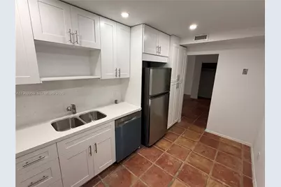 90 Edgewater Dr #1016, Coral Gables, FL 33133 - Photo 3