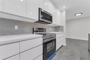 8660 SW 149th Ave, Miami, FL 33193 - Photo 9