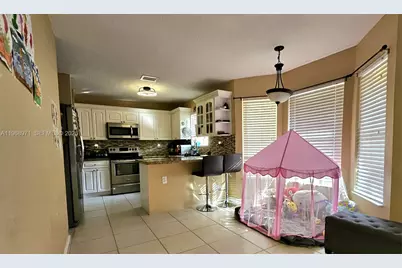 14070 S Forest Oak Cir, Davie, FL 33325 - Photo 9