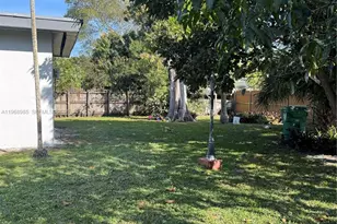 480 NE 127th St, North Miami, FL 33161 - Photo 3