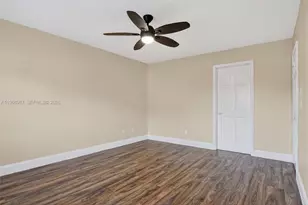 525 SE Brookside Terrace, Port Saint Lucie, FL 34983 - Photo 15