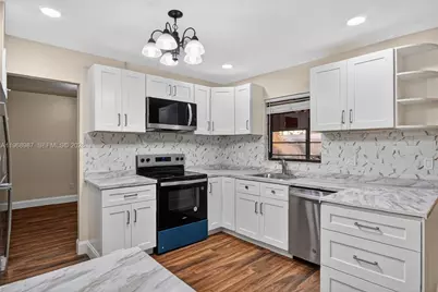 525 SE Brookside Ter, Port Saint Lucie, FL 34983 - Photo 11