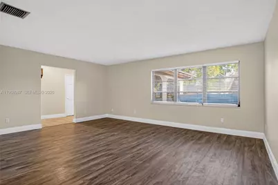 525 SE Brookside Ter, Port Saint Lucie, FL 34983 - Photo 5