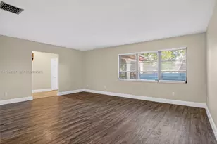 525 SE Brookside Terrace, Port Saint Lucie, FL 34983 - Photo 5