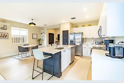 2370 NW 131st Cir, Miami, FL 33167 - Photo 9