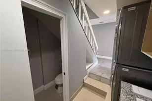 853 NW 81st Terrace, Plantation, FL 33324 - Photo 15