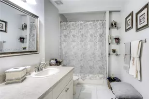 1675 W 72nd St, Hialeah, FL 33014 - Photo 7