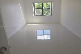 8290 Lake Dr, Doral, FL 33166 - Photo 11