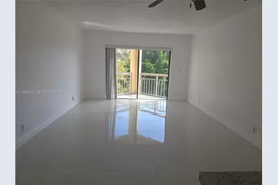 8290 Lake Dr #448, Doral, FL 33166 - Photo 3