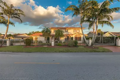 19701 W Oakmont Dr, Hialeah, FL 33015 - Photo 1