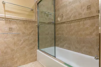 19701 W Oakmont Dr, Hialeah, FL 33015 - Photo 35