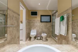 19701 W Oakmont Dr, Hialeah, FL 33015 - Photo 31