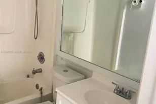 680 W Park Dr, Miami, FL 33172 - Photo 5