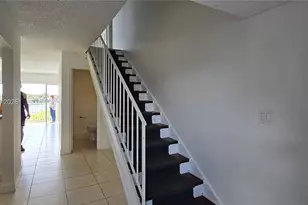 9375 Fontainebleau Blvd, Miami, FL 33172 - Photo 11