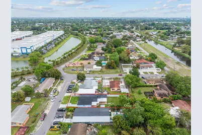 2520 NW 108th St, Miami, FL 33167 - Photo 43