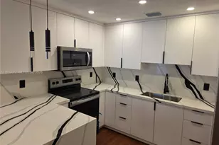 2520 NW 108th St, Miami, FL 33167 - Photo 13