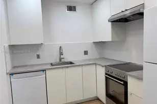 13255 SW 9th Ct, Pembroke Pines, FL 33027 - Photo 17