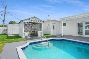 105 NE 213th St, Miami Gardens, FL 33179 - Photo 27