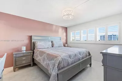 3201 NE 8th St #405, Pompano Beach, FL 33062 - Photo 13