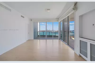 900 Biscayne Blvd #2401, Miami, FL 33132 - Photo 3