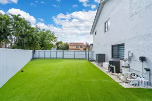 6325 NW 200th St, Hialeah, FL 33015 - Photo 41