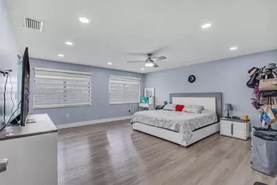6325 NW 200th St, Hialeah, FL 33015 - Photo 19