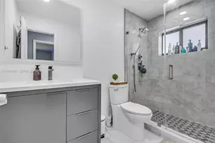 6325 NW 200th St, Hialeah, FL 33015 - Photo 31