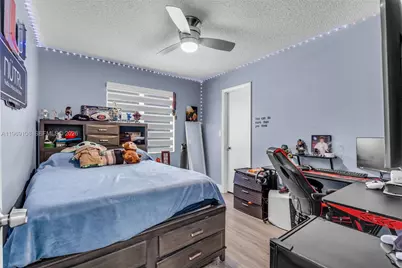 6325 NW 200th St, Hialeah, FL 33015 - Photo 27