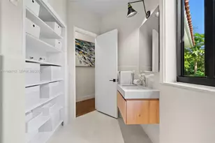 575 Hibiscus Ln, Miami, FL 33137 - Photo 41