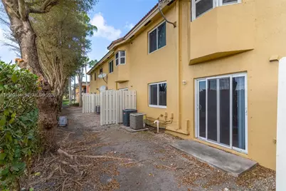 990 NE 33rd Ter #102, Homestead, FL 33033 - Photo 11