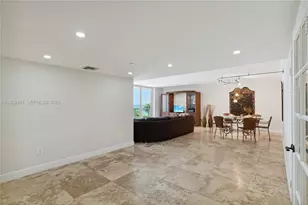 8855 Collins Ave, Surfside, FL 33154 - Photo 23