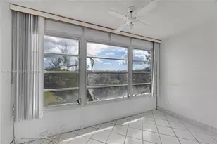 7960 N Sunrise Lakes Dr, Sunrise, FL 33322 - Photo 25